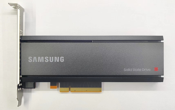 MZPLJ1T6HBJR-00007 Samsung PM1735 1.6 TB Enterprise NVMe SSD